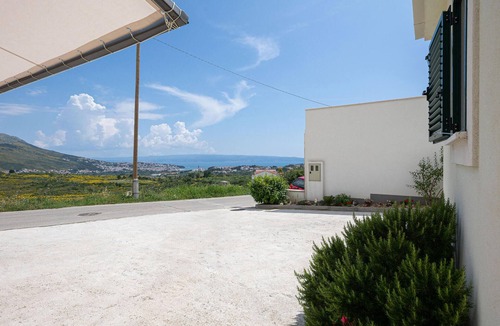 Mravince House | 3 bedroom nice home in Mravince