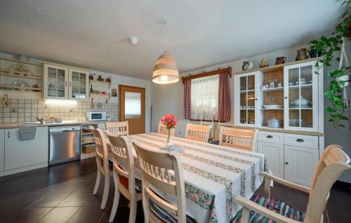 Ljubescica House | 3 Bedroom Nice Home In Novi Marof