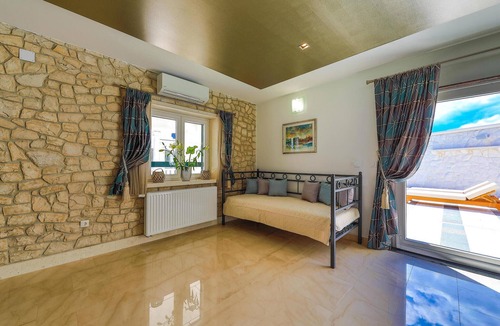 Klis House | 3 bedroom stunning home in Korusce