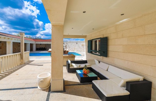 Klis House | 3 bedroom stunning home in Korusce
