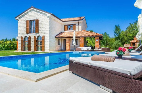 Kras Villa | 300 m² Villa ∙ 3 bedrooms ∙ 7 guests