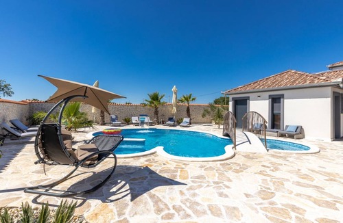 Murvica Villa | 330 m² Villa ∙ 10 bedrooms ∙ 20 guests