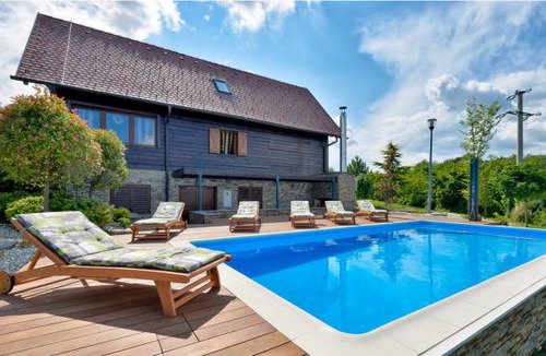Bedenica House | 4 bedroom accommodation in Bedenica