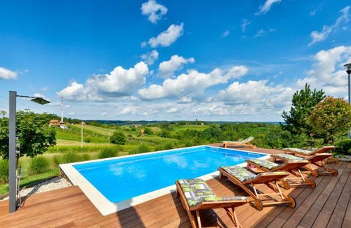 Bedenica House | 4 bedroom accommodation in Bedenica
