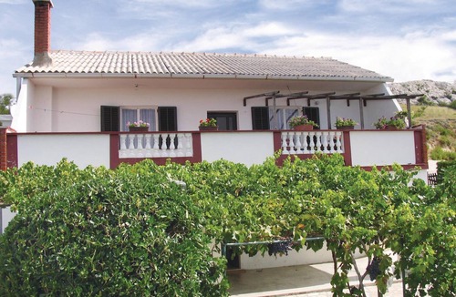 Miskovici Apartment | 4 bedroom accommodation in Miskovici