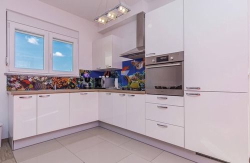 Debeljak House | 4 bedroom accommodation in Debeljak
