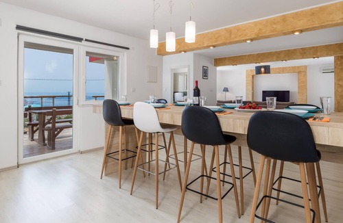 Lukovo House | 4 bedroom accommodation in Lukovo