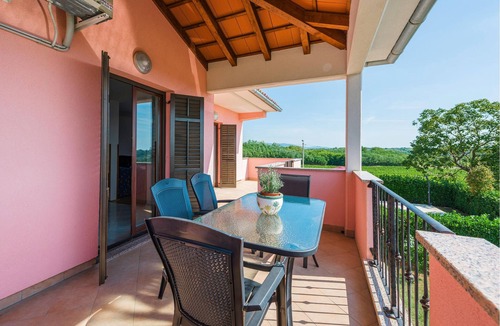Martinski House | 4 bedroom accommodation in Labin