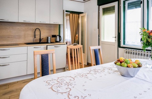 Jastrebarsko House | 4 bedroom nice home in Jastrebarsko