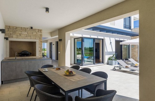 Brtonigla House | 4 bedroom nice home in Brtonigla