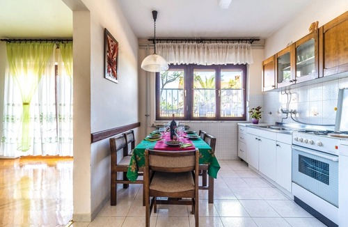Stinjan House | 4 bedroom pet friendly home in Stinjan