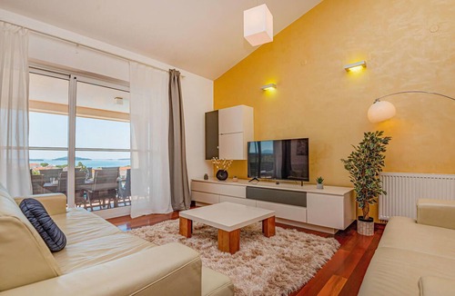 Brodarica House | 4 bedroom stunning home in Brodarica