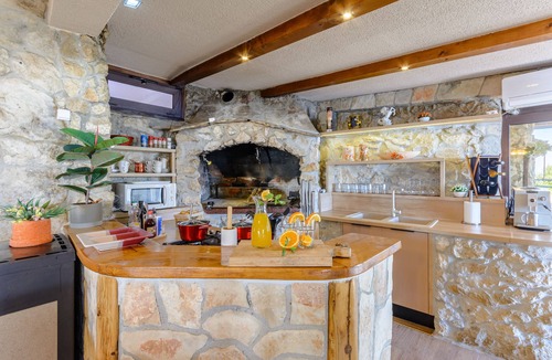 Stanici House | 4 bedroom villa with heated pool