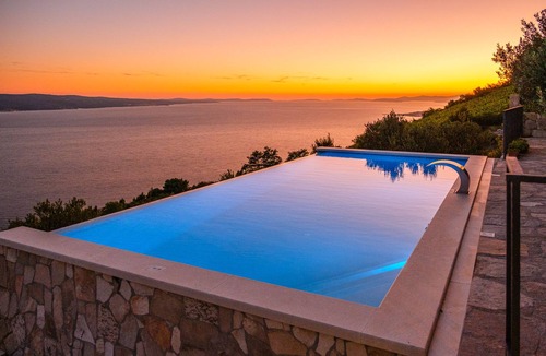 Stanici House | 4 bedroom villa with heated pool