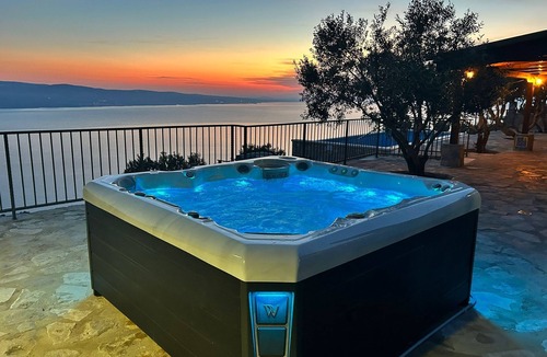 Stanici House | 4 bedroom villa with heated pool