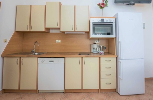 Vir Apartment | 450 m from beach | apartment for 2-4 persons | in a quiet area