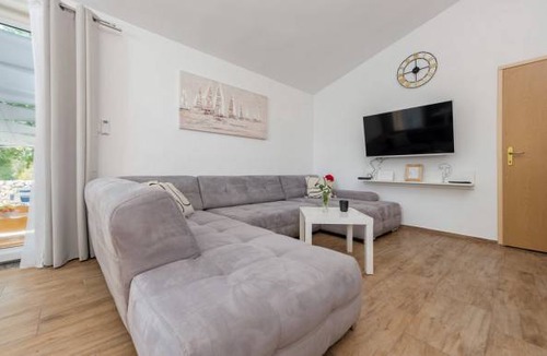 Dracevac Ninski House | 5 bedroom accommodation in Dracevac Ninski