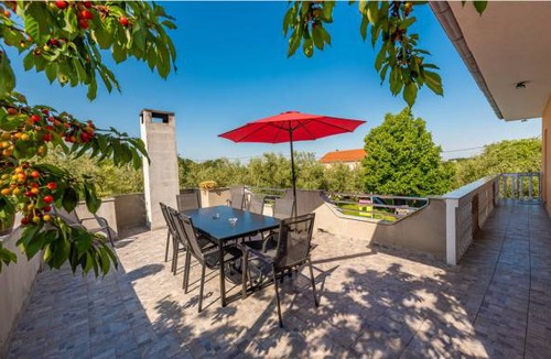 Dracevac Ninski House | 5 bedroom accommodation in Dracevac Ninski