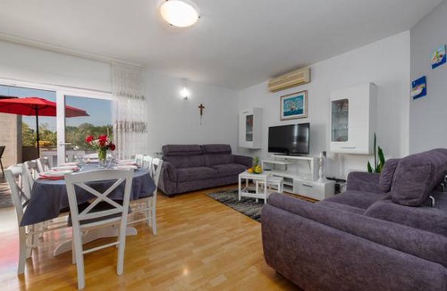 Dracevac Ninski House | 5 bedroom accommodation in Dracevac Ninski