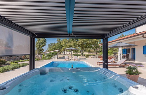 Drnis House | 5 bedroom accommodation in Drnis