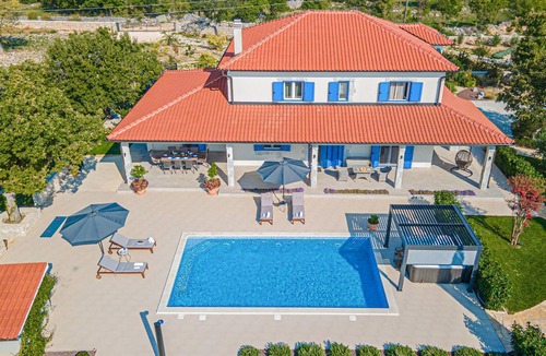Drnis House | 5 bedroom accommodation in Drnis
