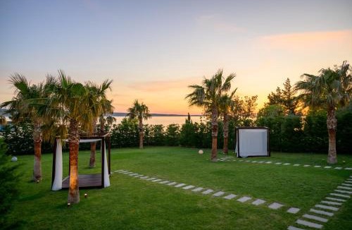 Starigrad Villa | 5-Star Villa Calma I with Heated Pool, Jacuzzi, Sea and Palm Tree Garden