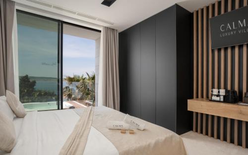 Starigrad Villa | 5-Star Villa Calma I with Heated Pool, Jacuzzi, Sea and Palm Tree Garden