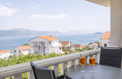 Municipality of Trogir Apartment | 55 m² Apartment ∙ 2 bedrooms ∙ 4 guests