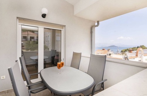 Municipality of Trogir Apartment | 55 m² Apartment ∙ 2 bedrooms ∙ 4 guests