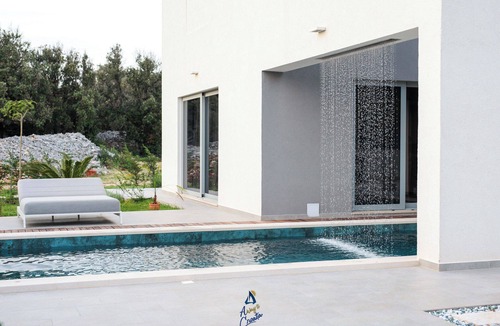 Supetar Villa | 5BR/5BA Sanctuary for 10 with Heated Pool, Waterfall, and jaccuzzi