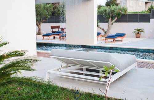 Supetar Villa | 5BR/5BA Sanctuary for 10 with Heated Pool, Waterfall, and jaccuzzi