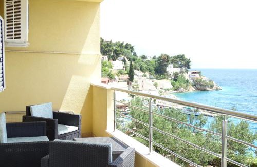 Mimice Apartment | 6 pax Apertment ON THE BEACH with Terrace, Sea view, Garden, Parking ensured, first floor