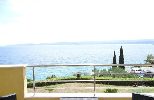 Mimice Apartment | 6 pax Apertment ON THE BEACH with Terrace, Sea view, Garden, Parking ensured, first floor