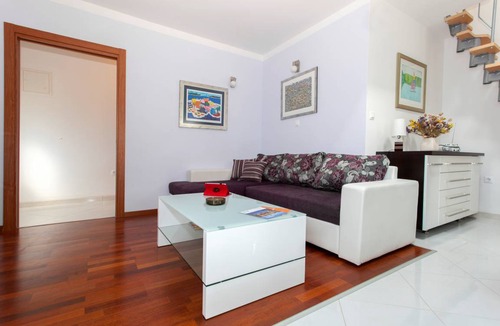 Srima Apartment | 75 m² Apartment ∙ 3 bedrooms ∙ 6 guests