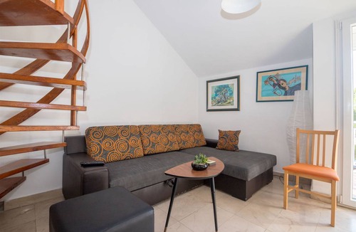 Drvenik Apartment | 85 m² Apartment ∙ 2 bedrooms ∙ 6 guests