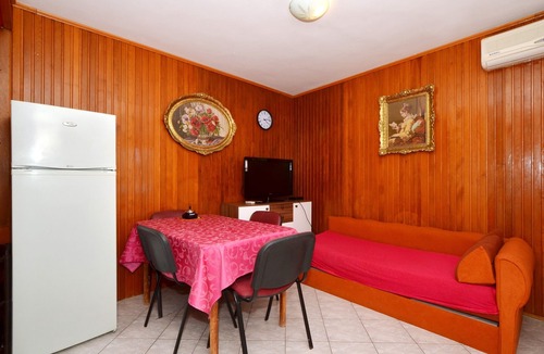Arbanija Apartment | A large apt with big terrace, next to the beach