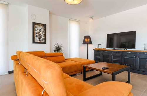 Poljica Villa | A modern villa in Nin area with sauna and a gym
