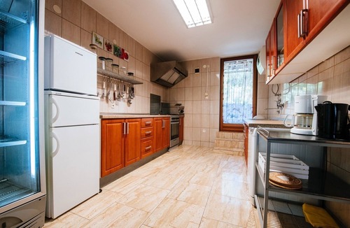 Mali Iz Villa | A relaxing beachside house with a hot tub overlooking the sea in Zadar County.