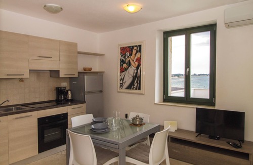 Umag Apartment | A seafront, one bedroom apartment with big terrace - Umag Center 1