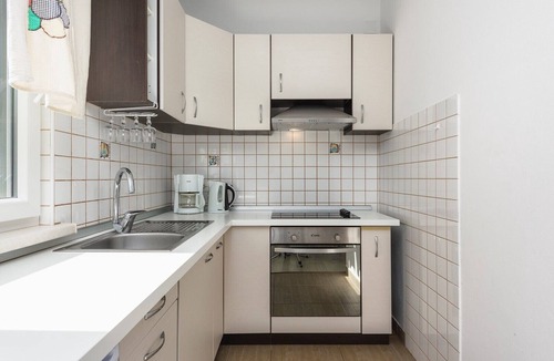Đuba Apartment | A vibrant one bedroom apartment with terrace and garden - Mirjana 1