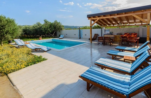 Kastel Stafilic Apartment | A1 apt with private beach, large pool, mooring...