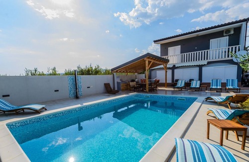 Kastel Stafilic Apartment | A1 apt with private beach, large pool, mooring...