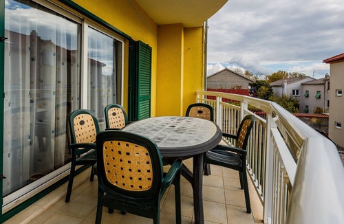 Kastel Luksic Apartment | A4 large 150 m2 apt with 4 bedrooms, big balcony,sea view and outside fireplace
