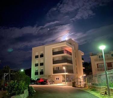 Dugis Apartment | Adele