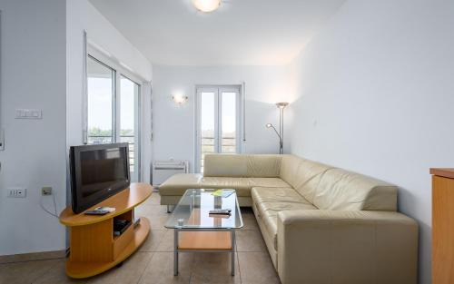 Monterol House | Adria Apartments