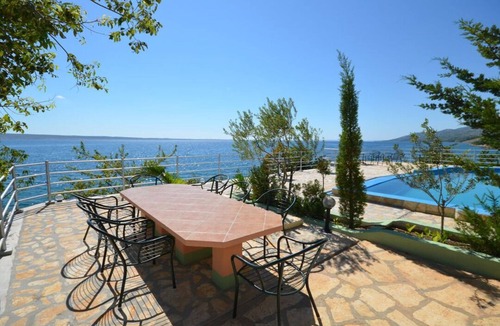 Starigrad Apartment | Adria Paradies by Marinko 2-room apartment no. 5 directly by the sea & beach