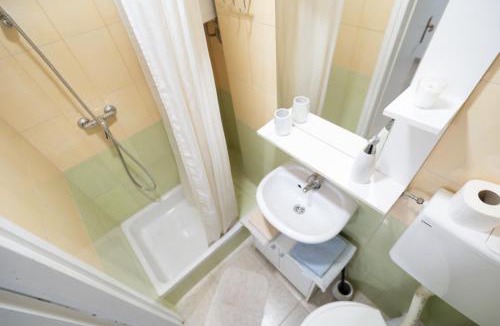 Gornji Karin Apartment | Adriatic Guest House Milić - Summer Rooms
