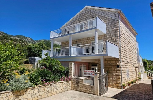 Cove Tri Zala (Zrnovo) House | Adriatic Guesthouse Balota - Bungalow with Terrace 1