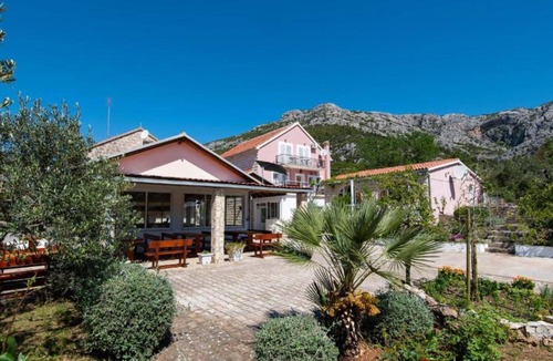 Cove Tri Zala (Zrnovo) House | Adriatic Guesthouse Balota - Bungalow with Terrace 1