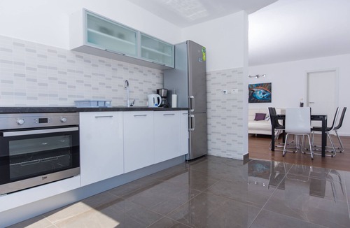 Slatine Apartment | Adriatic House Ap 3; top floor luxury new apartment in Slatine, near Trogir